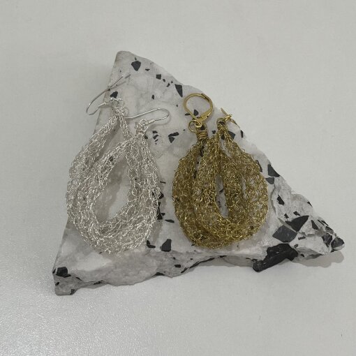 visací náušnice háčkované